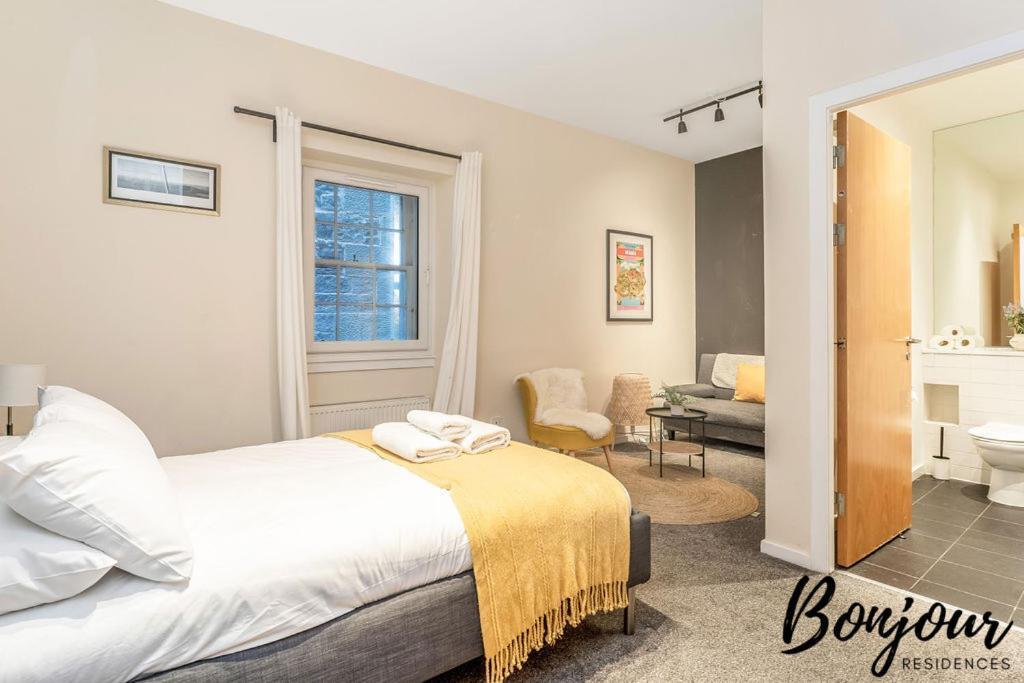 Spacious 2Br-1Ba - Grassmarket - Free Parking By Bonjour Residences Edinburgh Luaran gambar