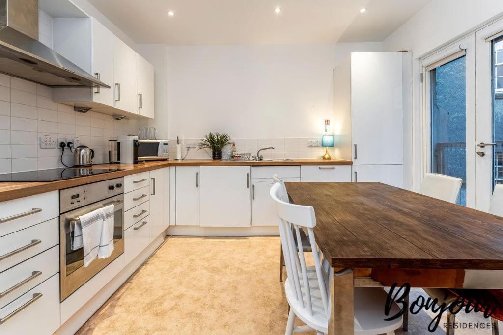 Spacious 2Br-1Ba - Grassmarket - Free Parking By Bonjour Residences Edinburgh Luaran gambar