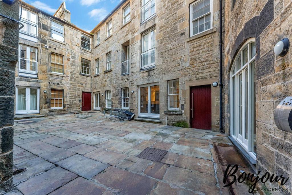Spacious 2Br-1Ba - Grassmarket - Free Parking By Bonjour Residences Edinburgh Luaran gambar