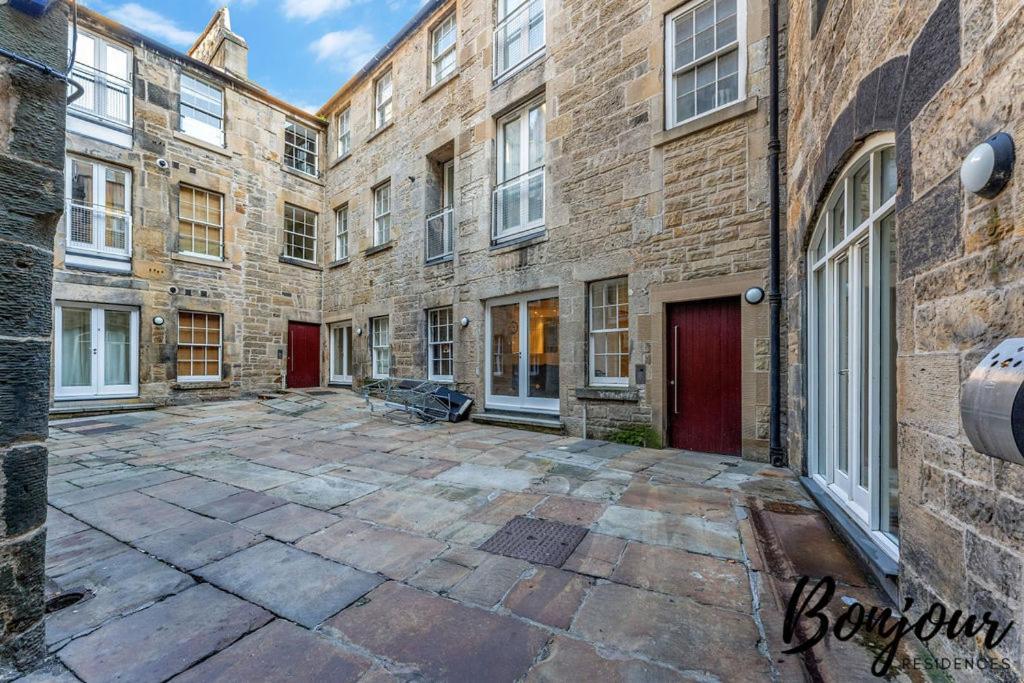 Spacious 2Br-2Ba - Grassmarket - Free Parking By Bonjour Residences Edinburgh Luaran gambar