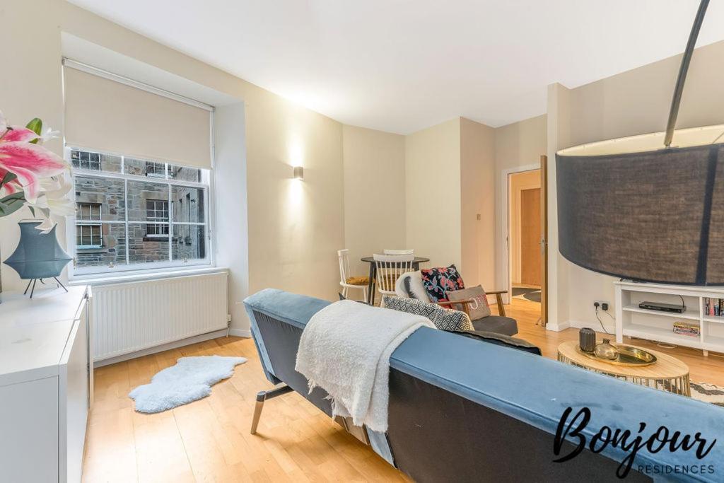 Spacious 2Br-1Ba - Grassmarket - Free Parking By Bonjour Residences Edinburgh Luaran gambar