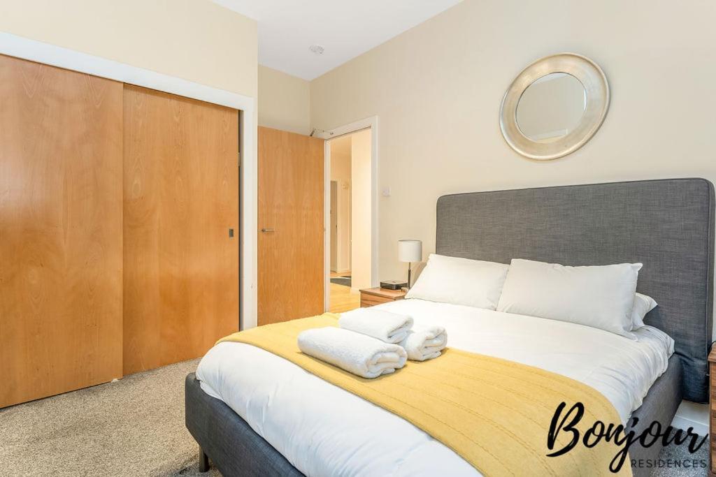 Spacious 2Br-1Ba - Grassmarket - Free Parking By Bonjour Residences Edinburgh Luaran gambar