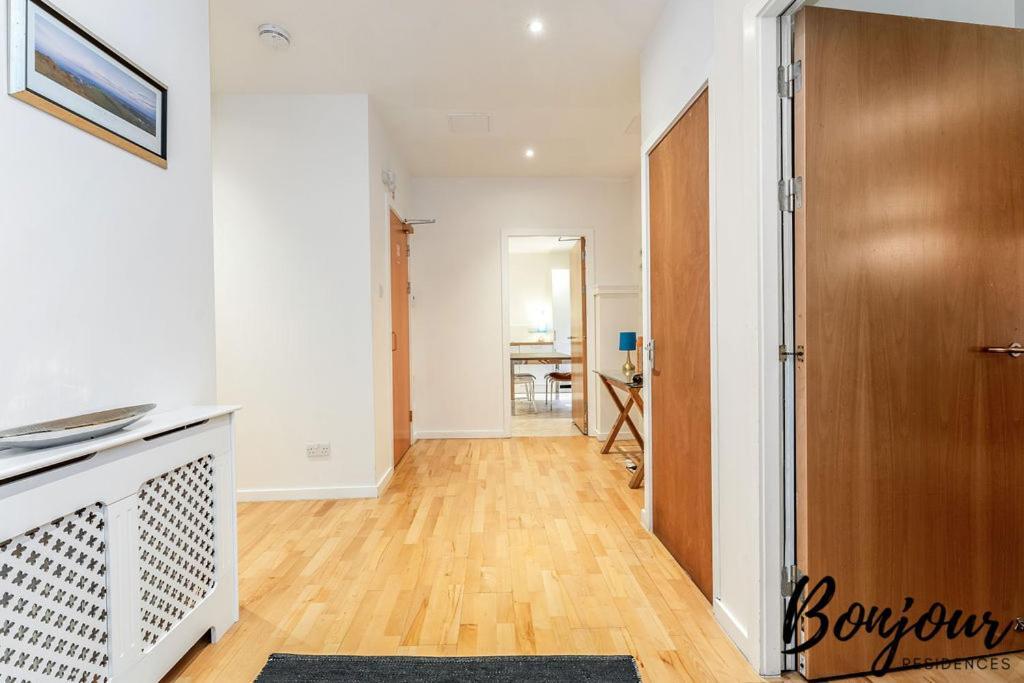 Spacious 2Br-1Ba - Grassmarket - Free Parking By Bonjour Residences Edinburgh Luaran gambar